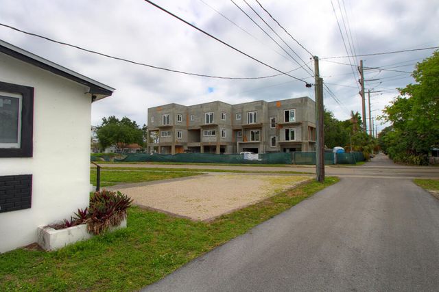 1324 N 24th Avenue, Hollywood, FL 33020