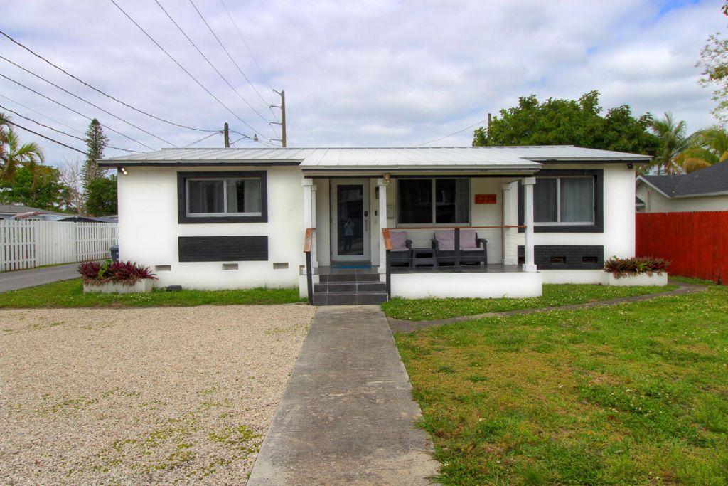 1324 N 24th Avenue, Hollywood, FL 33020