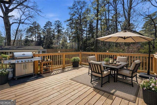 1696 Dunwoody Place NE, Atlanta, GA 30324