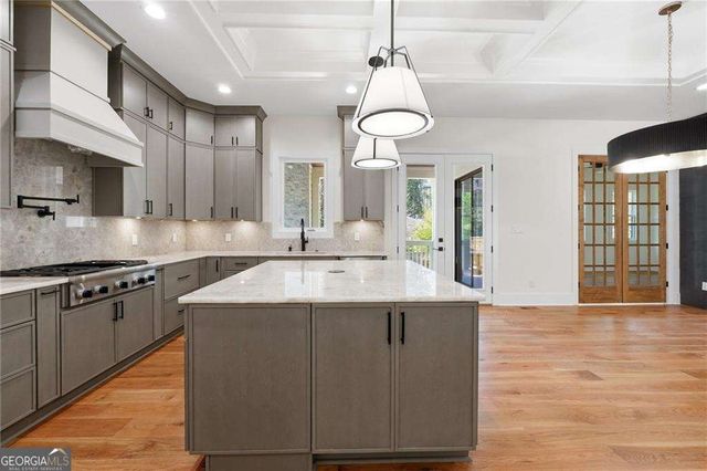 1696 Dunwoody Place NE, Atlanta, GA 30324