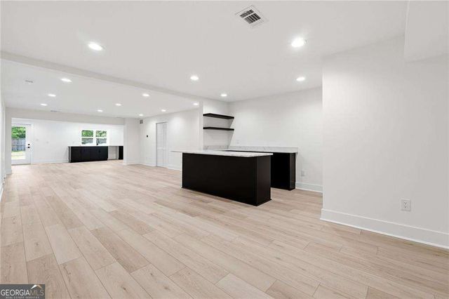 1696 Dunwoody Place NE, Atlanta, GA 30324