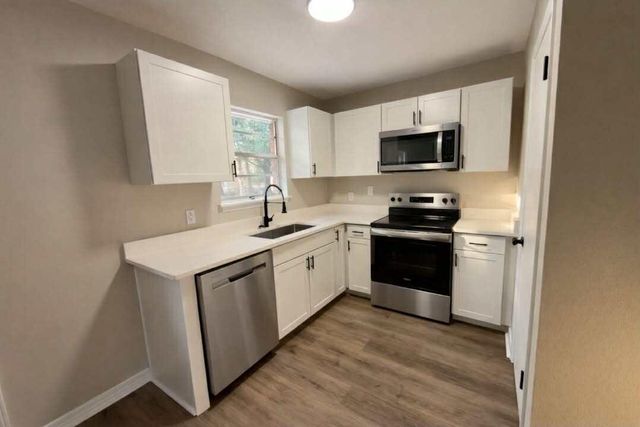 215 Jones Road, Crestview, FL 32536