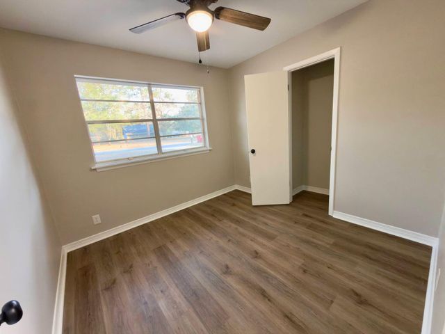 215 Jones Road, Crestview, FL 32536