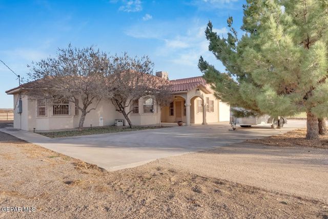 15201 Alameda Avenue, Fabens, TX 79838