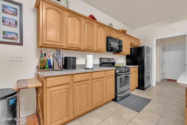 15201 Alameda Avenue, Fabens, TX 79838