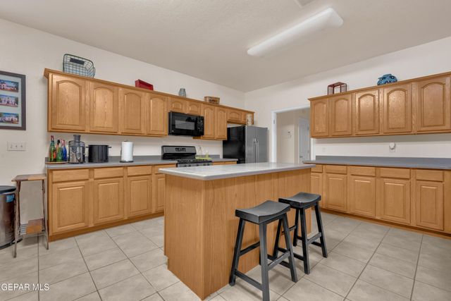 15201 Alameda Avenue, Fabens, TX 79838