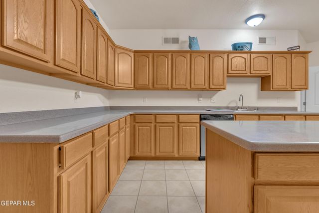 15201 Alameda Avenue, Fabens, TX 79838