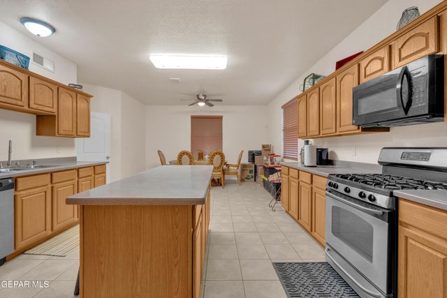 15201 Alameda Avenue, Fabens, TX 79838