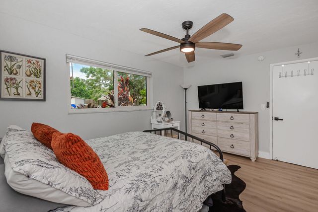 5631 FREEDOM Street, Hollywood, FL 33021
