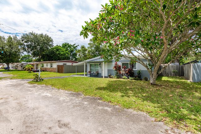 5631 FREEDOM Street, Hollywood, FL 33021
