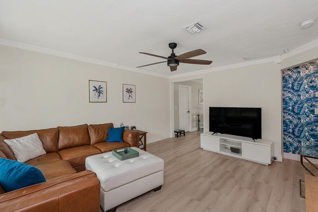 5631 FREEDOM Street, Hollywood, FL 33021