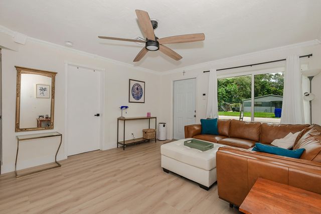 5631 FREEDOM Street, Hollywood, FL 33021