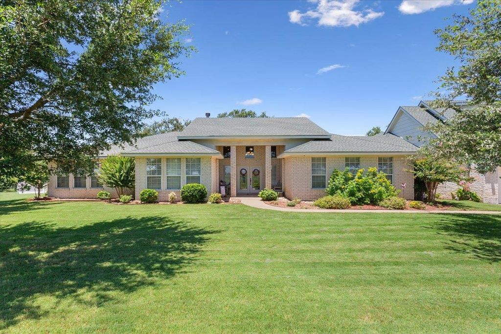 257 Windmill HL, Salado, TX 76571