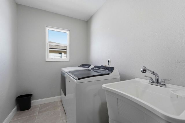 1007 MONTANA AVENUE, Englewood, FL 34223