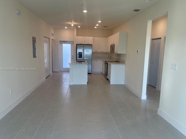 8167 NW 41 Street 407, Doral, FL 33166