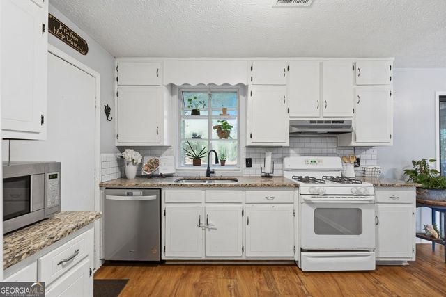 447 Summerville Drive NW, Lawrenceville, GA 30046