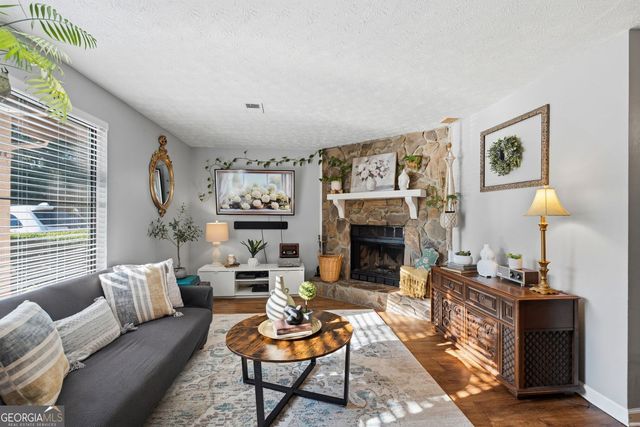 447 Summerville Drive NW, Lawrenceville, GA 30046
