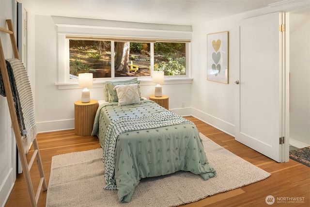 4240 W Cramer Street, Seattle, WA 98199