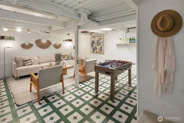 4240 W Cramer Street, Seattle, WA 98199