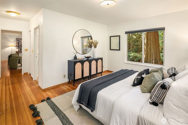 4240 W Cramer Street, Seattle, WA 98199