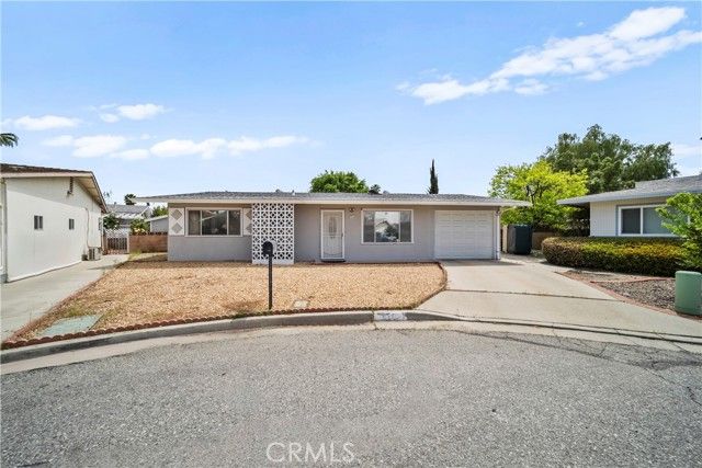 820 S Alessandro Street, Hemet, CA 92543