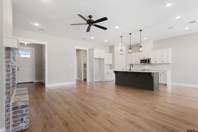 158 Kaul Ln, Bullard, TX 75757