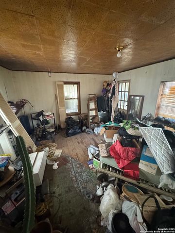 4301 San Luis, San Antonio, TX 78237