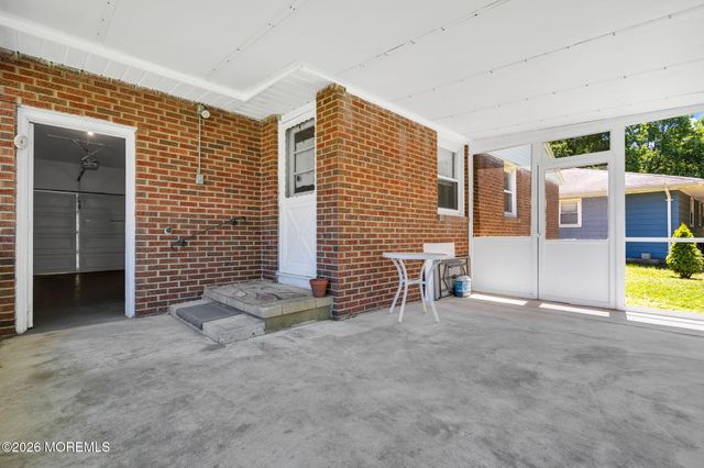 56 Bellflower Court, Toms River, NJ 08755