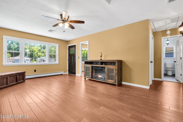 56 Bellflower Court, Toms River, NJ 08755