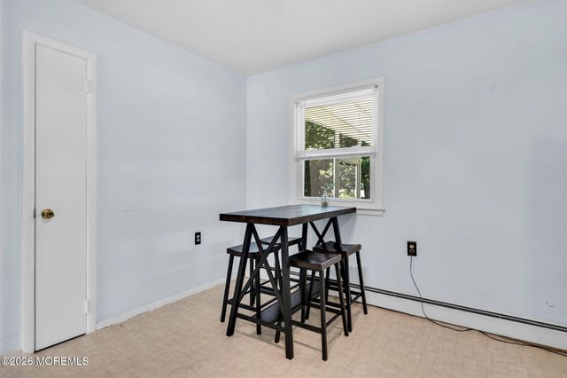 56 Bellflower Court, Toms River, NJ 08755