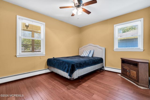 56 Bellflower Court, Toms River, NJ 08755
