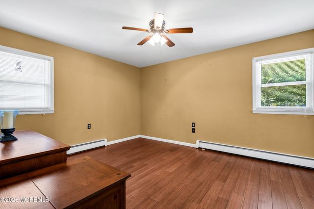 56 Bellflower Court, Toms River, NJ 08755