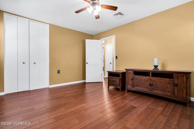 56 Bellflower Court, Toms River, NJ 08755
