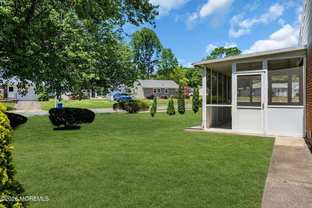 56 Bellflower Court, Toms River, NJ 08755