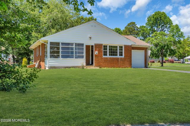 56 Bellflower Court, Toms River, NJ 08755