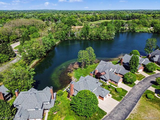 63 Burniah Lane, Orion Charter Township, MI 48362