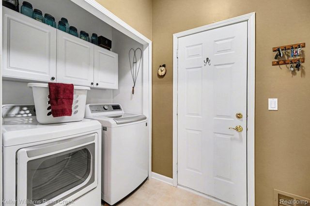 63 Burniah Lane, Orion Charter Township, MI 48362