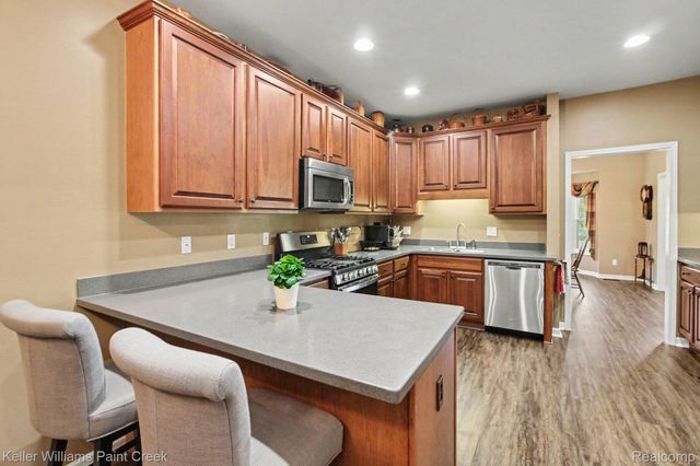 63 Burniah Lane, Orion Charter Township, MI 48362