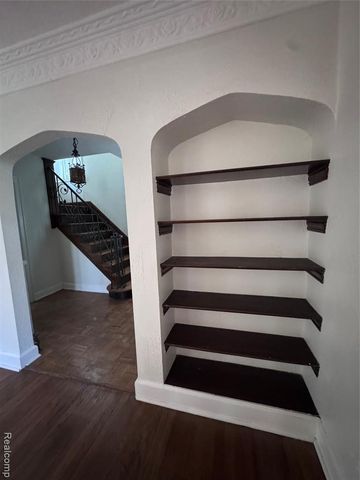 16814 Parkside Street, Detroit, MI 48221