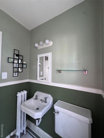 16814 Parkside Street, Detroit, MI 48221