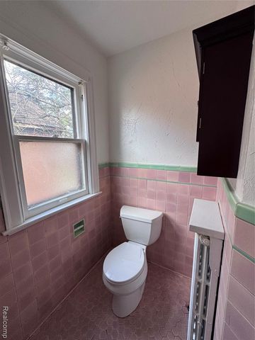 16814 Parkside Street, Detroit, MI 48221