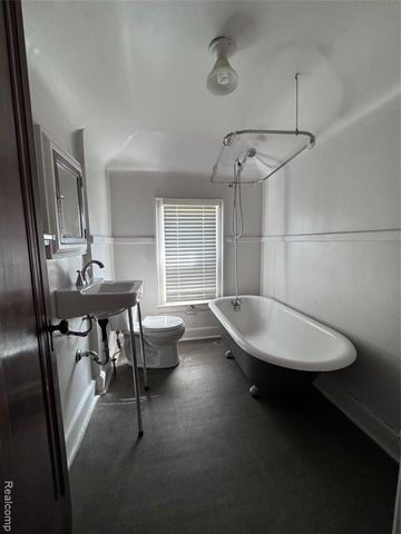 16814 Parkside Street, Detroit, MI 48221