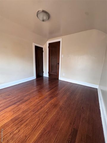 16814 Parkside Street, Detroit, MI 48221