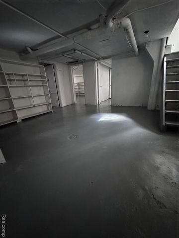 16814 Parkside Street, Detroit, MI 48221