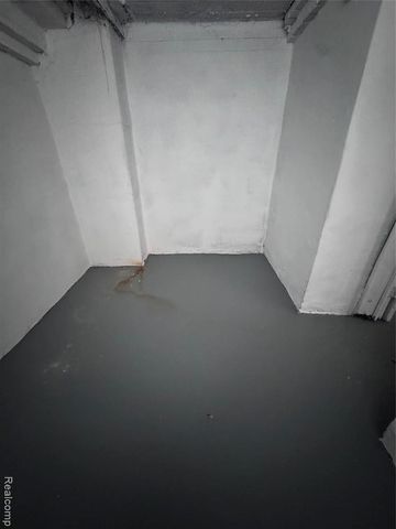 16814 Parkside Street, Detroit, MI 48221