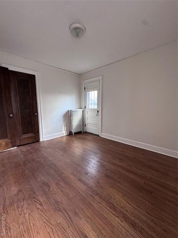 16814 Parkside Street, Detroit, MI 48221