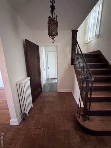 16814 Parkside Street, Detroit, MI 48221