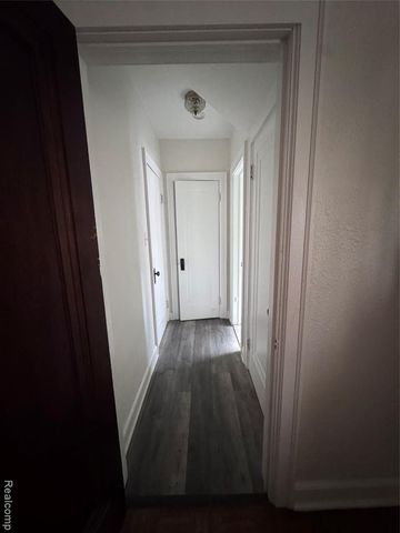 16814 Parkside Street, Detroit, MI 48221