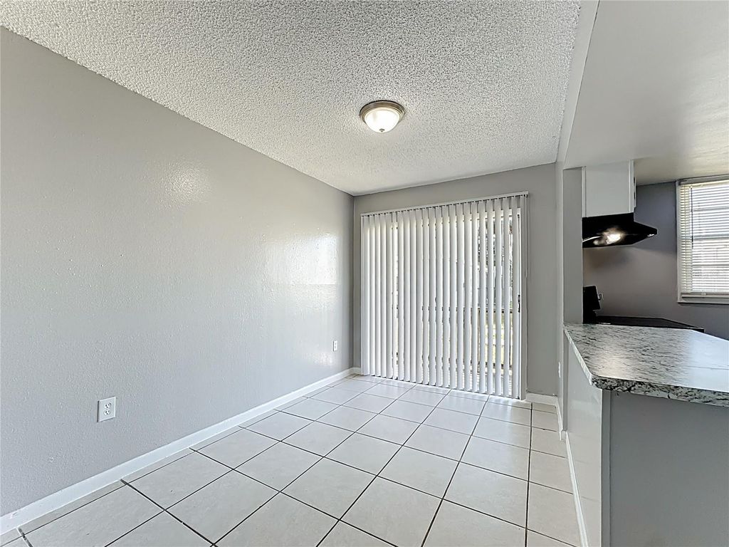 Image 12 of property listing at 2777 L B MCLEOD ROAD 2777, Orlando, FL 32805