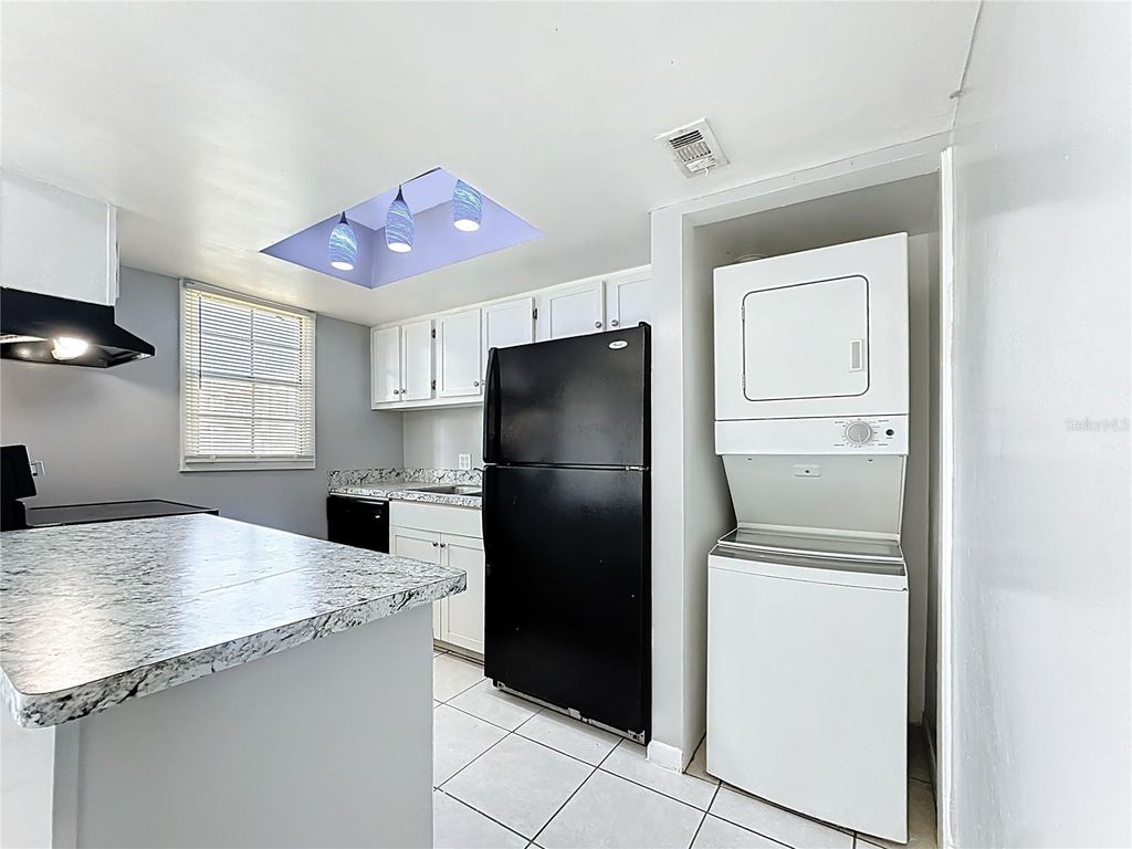 Image 13 of property listing at 2777 L B MCLEOD ROAD 2777, Orlando, FL 32805